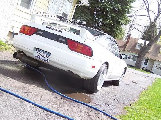 http://i40.photobucket.com/albums/e215/Whitesil80/wheels.jpg