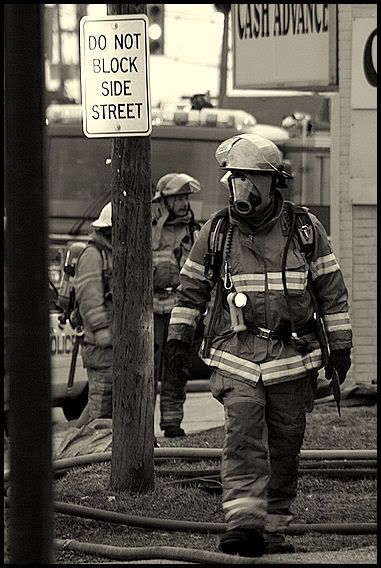 IMAGE: http://i40.photobucket.com/albums/e217/23445/just%20randoms/IMG_6352.jpg