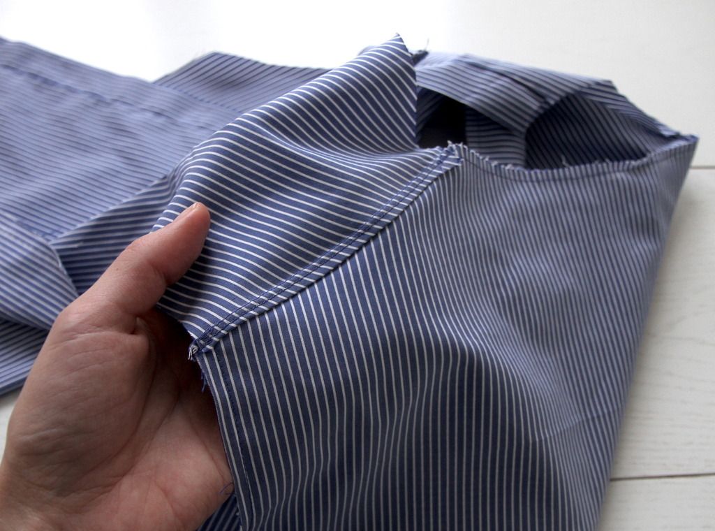 photo 25 Shoulder flat felled seam reverse_zpshjyqnxt2.jpg
