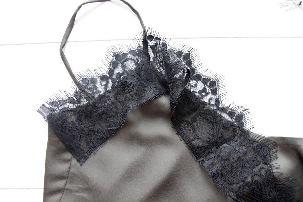photo 10 Measure lace placing_zpse1lfhw5d.jpg