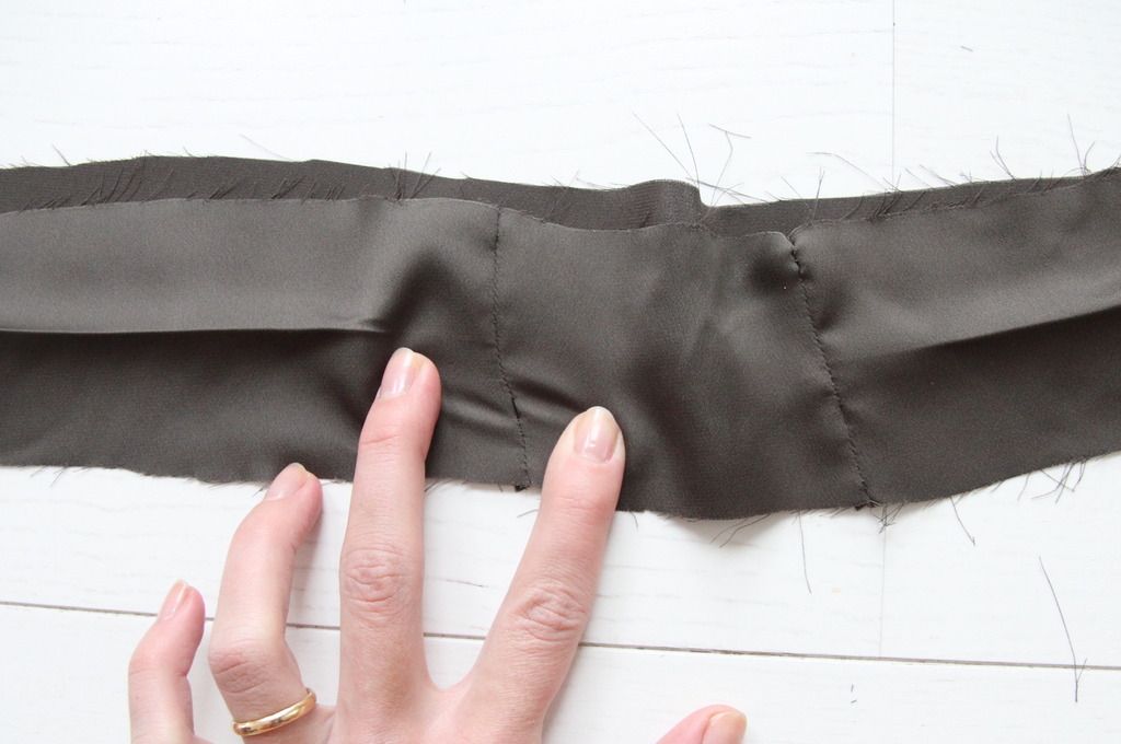 photo 29.1 Waistband holes right side_zpsso14nqq5.jpg