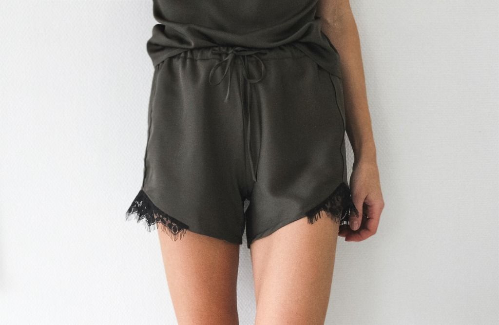 photo DIYSatinLaceTrimShorts_zpsfahgkeql.jpg