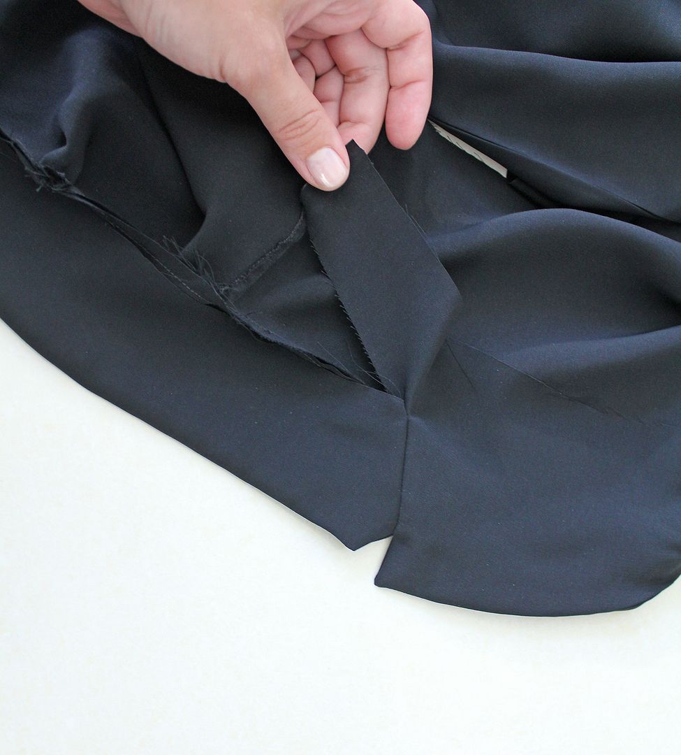 photo 15 Last lining seam to collar_zps3egbj3na.jpg