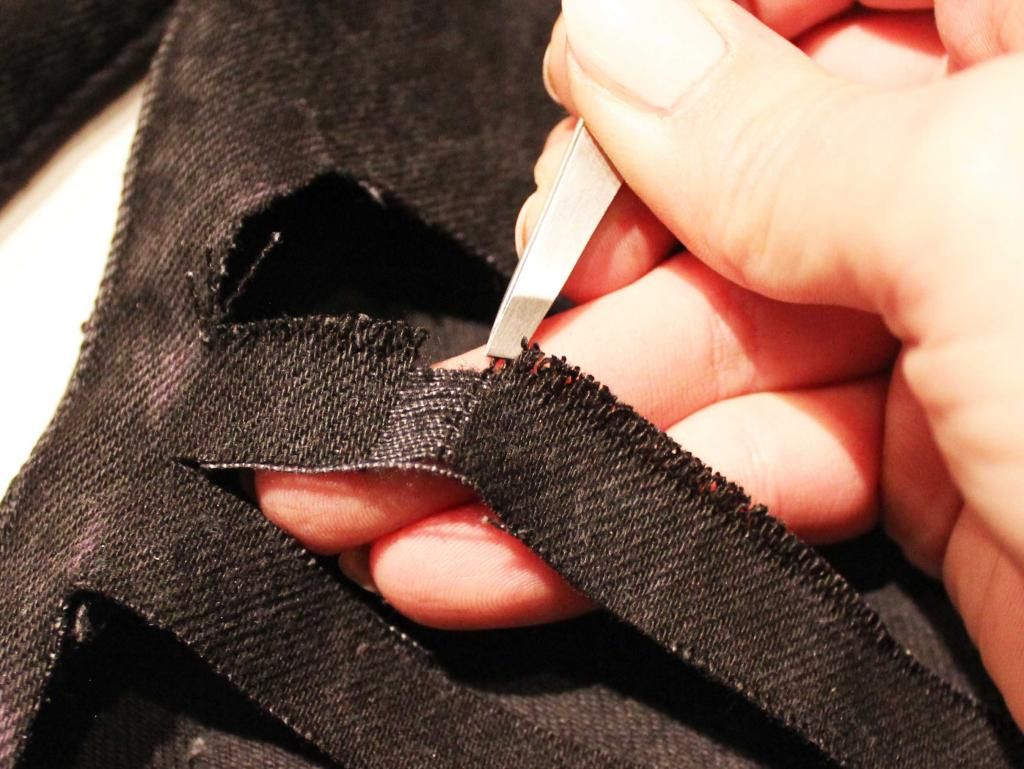 photo 7-startpullinshortthreadsout_zps6df8638c.jpg