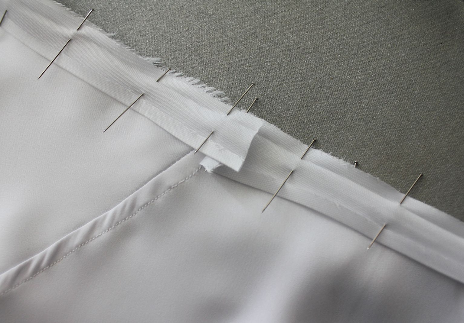 photo 5 Bias tape pinned overlapping_zpsilycnfvm.jpg