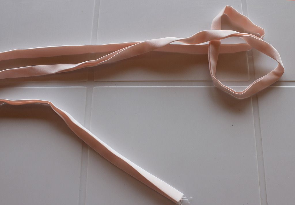 photo 5 Bias tape_zps312mvaut.jpg