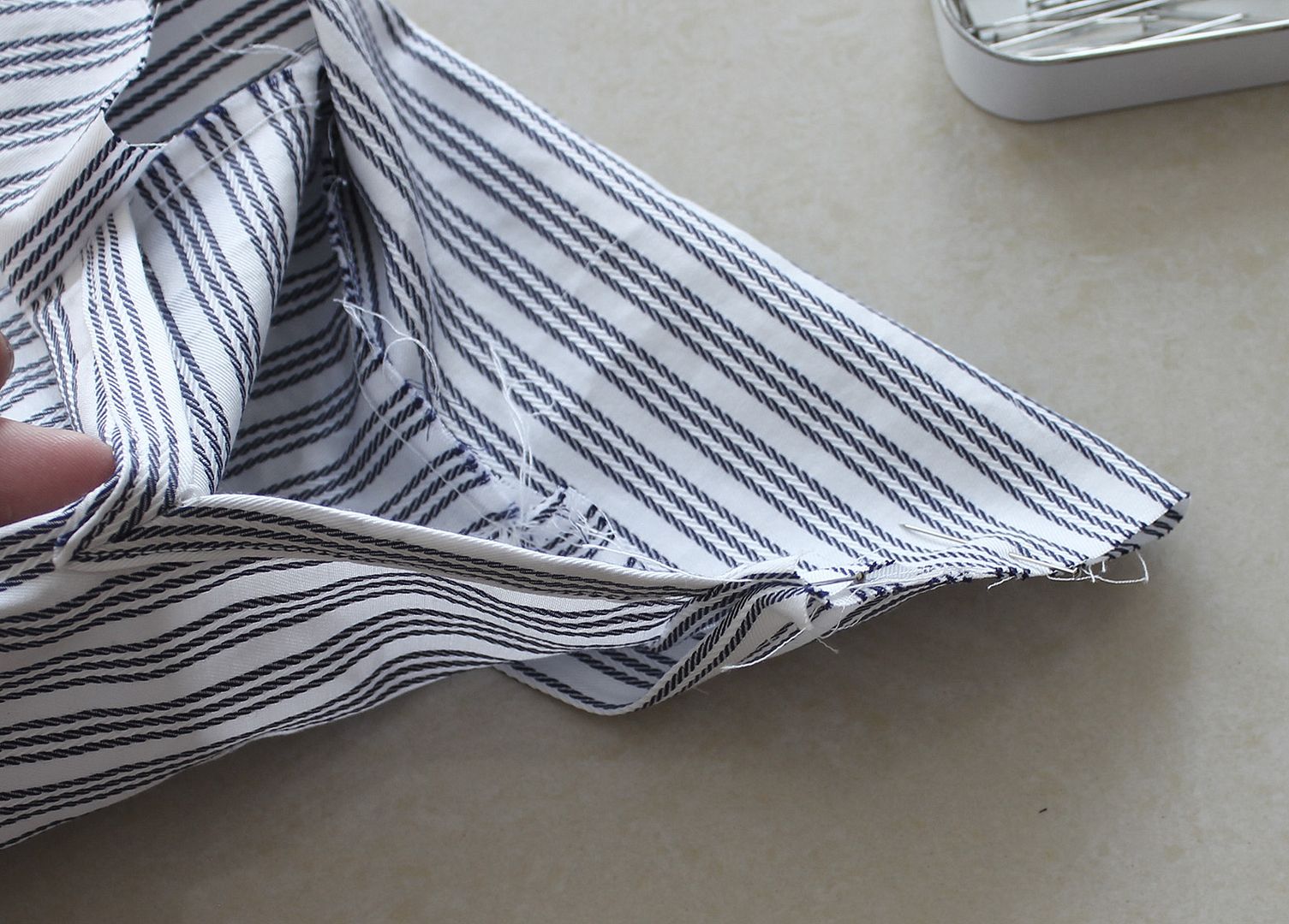 photo 8.2 Fold cuff pin and sew side_zpsl8qnwtms.jpg