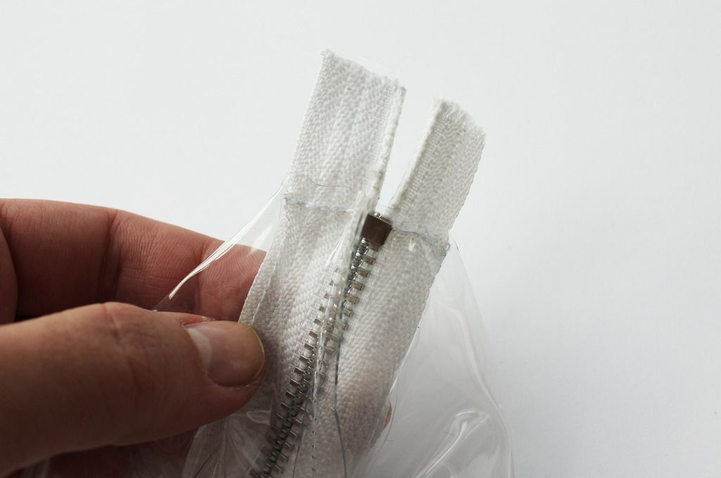 photo 7 Sew zipper ends_zpsar2p1fdd.jpg