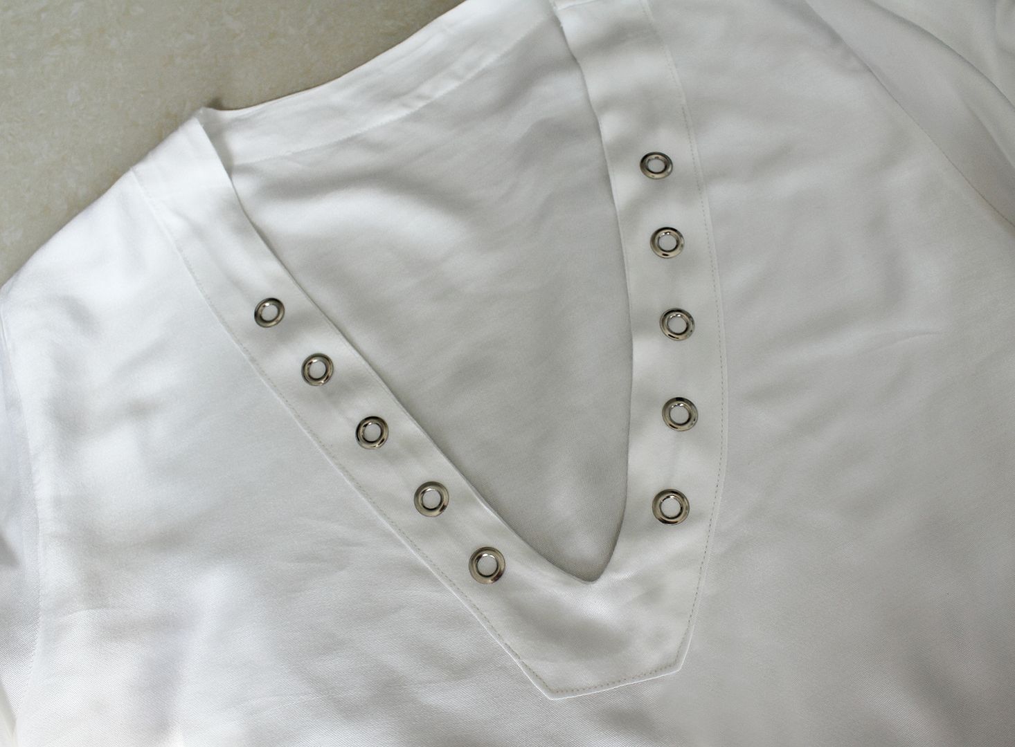 photo 12 Place grommets_zpsep5tm6hj.jpg