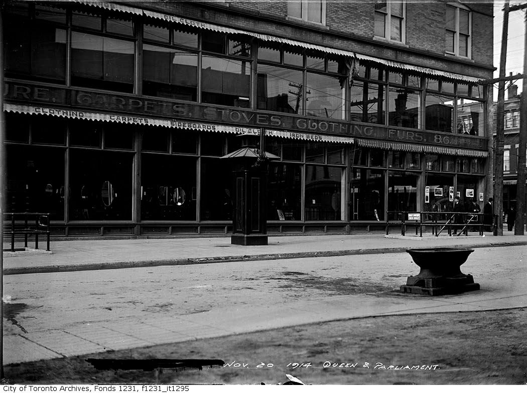 QueenandParliament1914-HorseTroughP.jpg