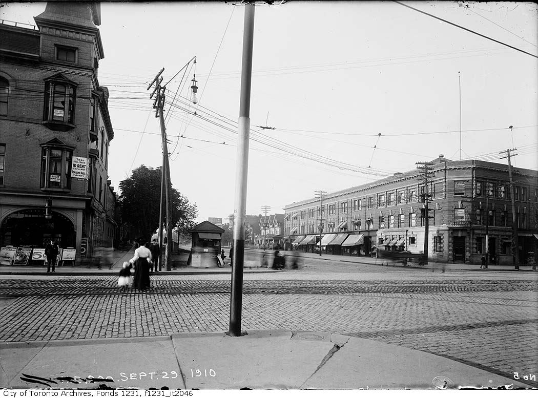 QueenandSpadina1910.jpg