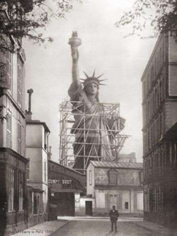 StatueLibertParis1886.jpg