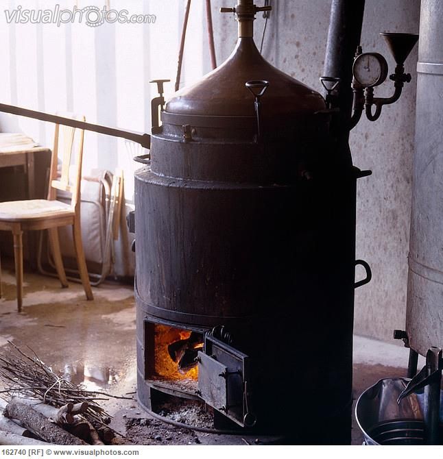 keeping efficient water jacket topped up Home Distiller