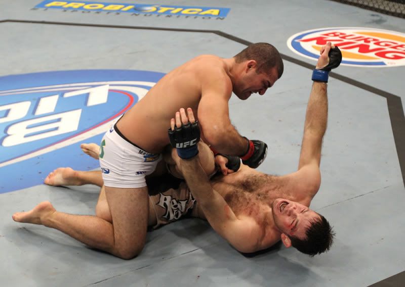 ufc134_11_shogun_vs_griffin_007.jpg