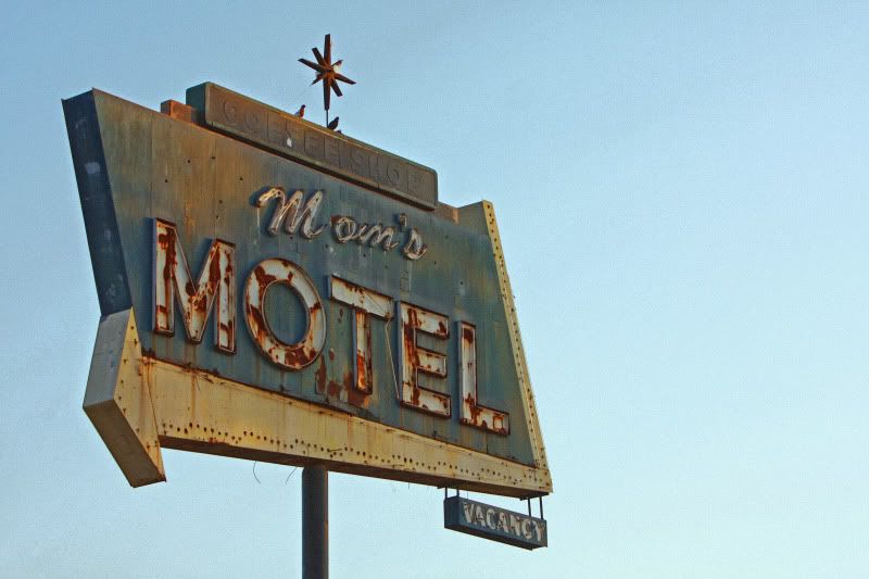 IMAGE: http://i40.photobucket.com/albums/e230/GilloglyB/Moms.jpg