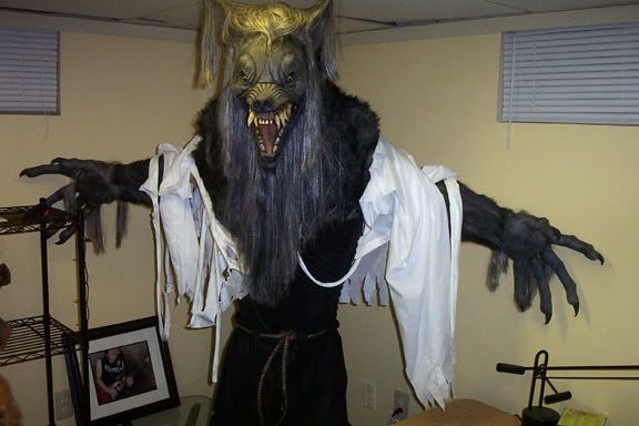 [Image: werewolf20001.jpg]