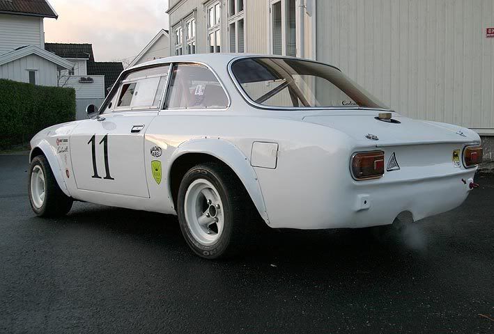 Alfa Romeo Gtam. nice wheels on my GTAm replica