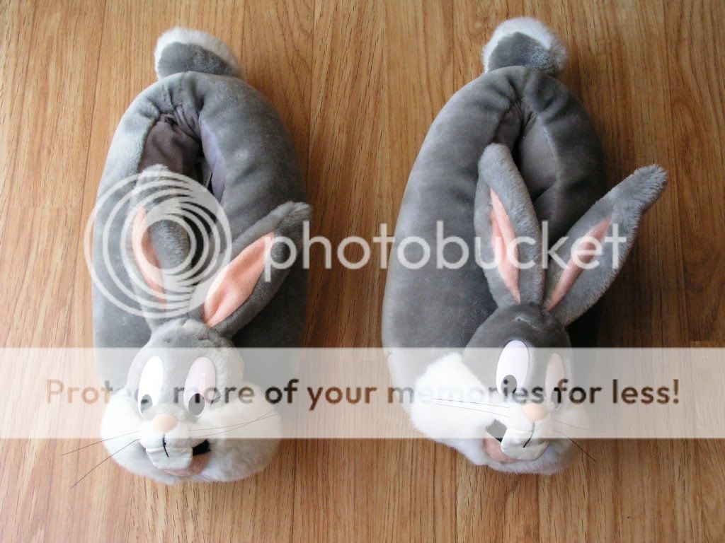 Warner Bros Ladies Slippers Bugs Bunny in original box as nu  