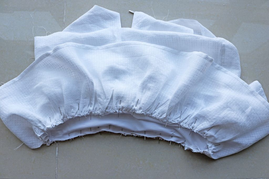 photo 16 Pin ruffle to lining_zpsrvkhfw6t.jpg