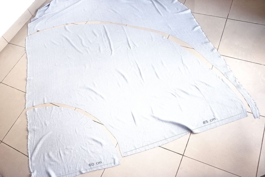 photo 1 Cutting skirt_zpshwkbnosh.jpg