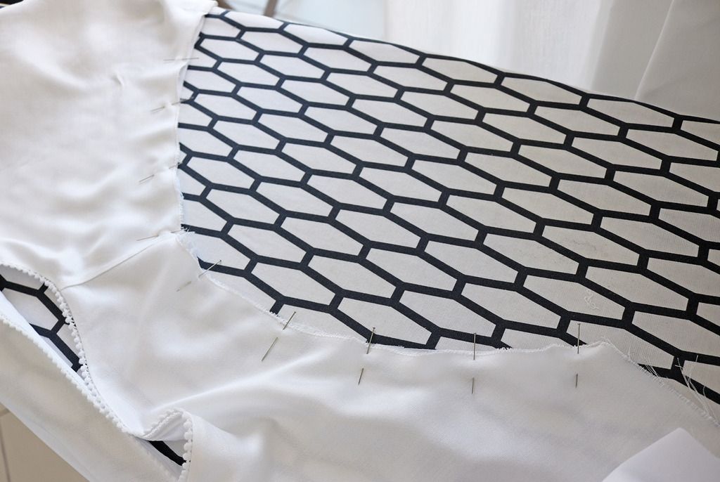 photo 11 Pinned arm hole lining_zpsi44hhic0.jpg