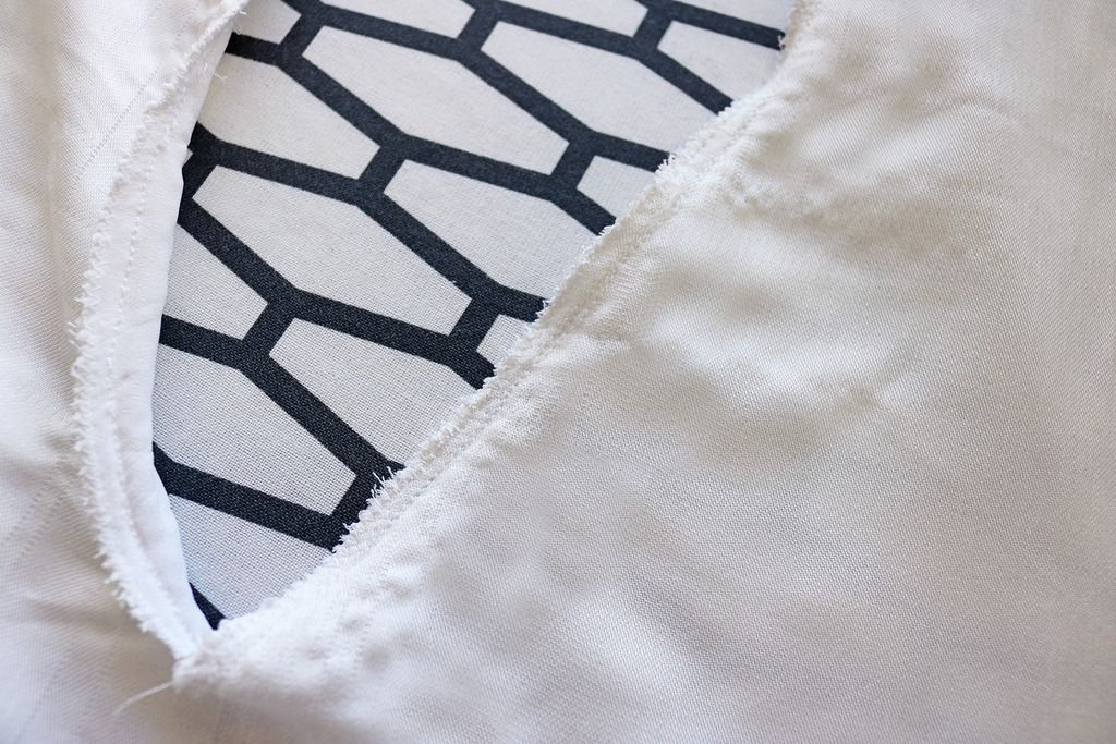 photo 8 Neckline seam_zpsoenqjrw8.jpg